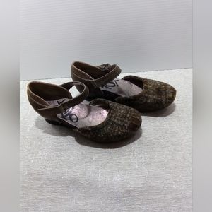 OTBT Companion Closed Toe Wedges 6.5